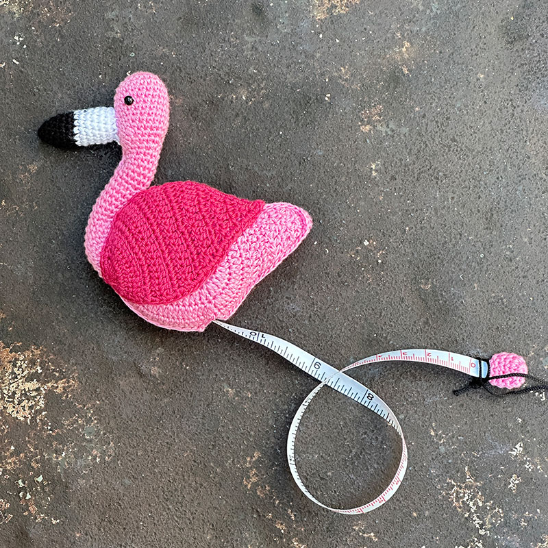 Maßband Flamingo gehäkelt (Fair Trade Produkt)