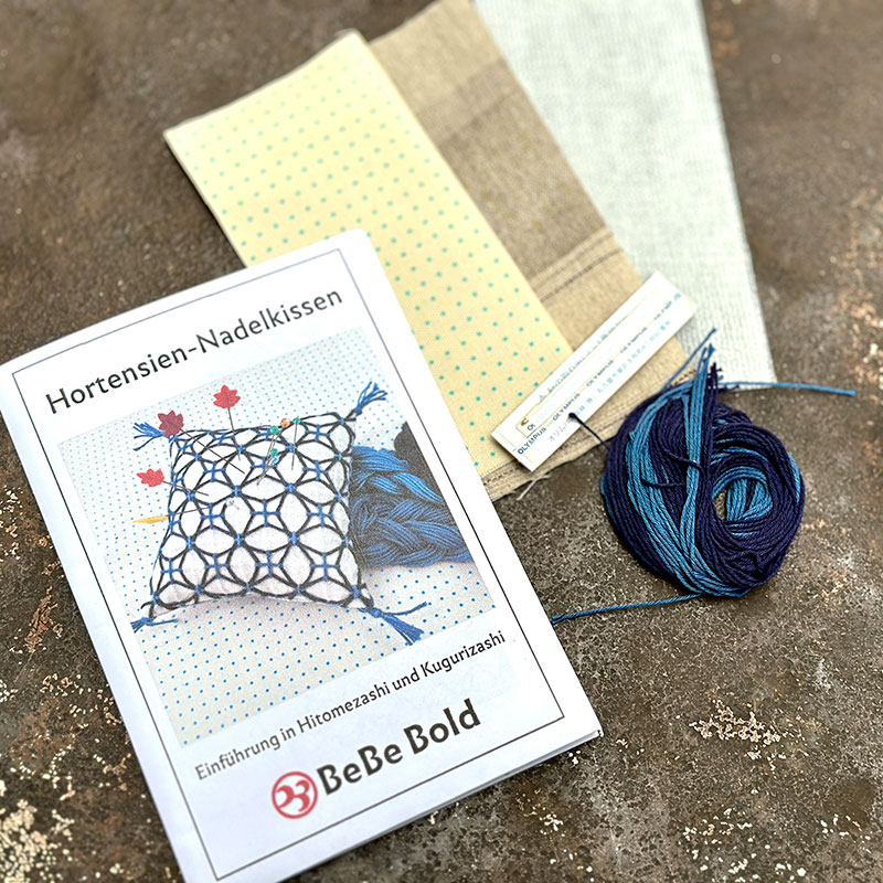 Hortensie Nadelkissen / Hydrangea Pincushion Hitomezashi (One Stitch) Kit