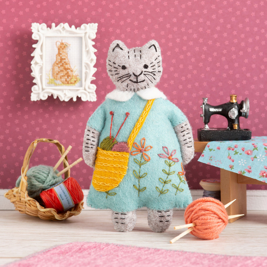 Corinne Lapierre Stick-Kit Mrs Cat loves Knitting